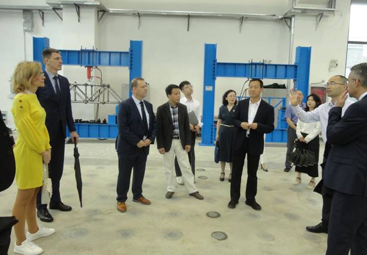 说明: //jzgcsy.h-lib.com/__local/3/59/F0/FBE45B2F0559C966F1F011D9592_92421C23_14C3F.jpg